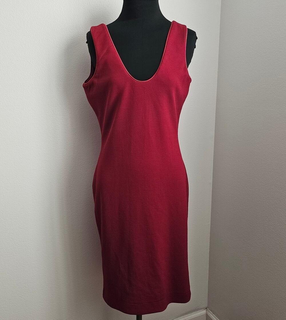 DRESS THE POPULATION Fitted Scoop Neck Open Back Bodycon Textured Midi Dress L